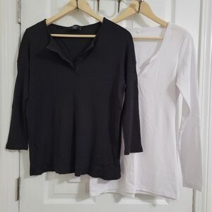 Women's Black and White V-Neck Ribbed Tops